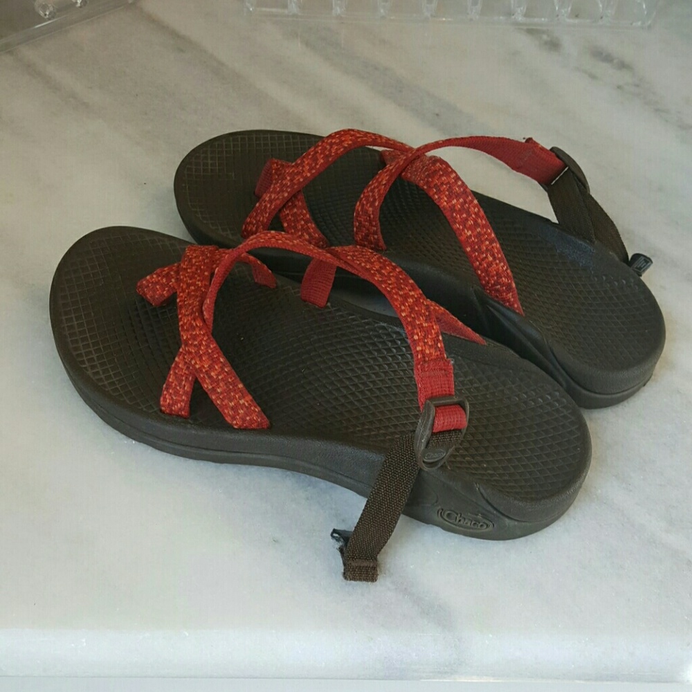 size 6 Chacos